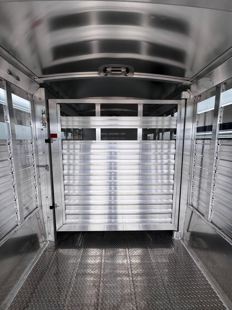 New 2026 4-Star Trailers 20' DELUXE Stock Combo Trailer