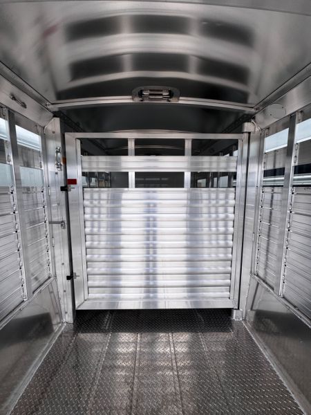 New 2026 4-Star Trailers 20' DELUXE Stock Combo Trailer