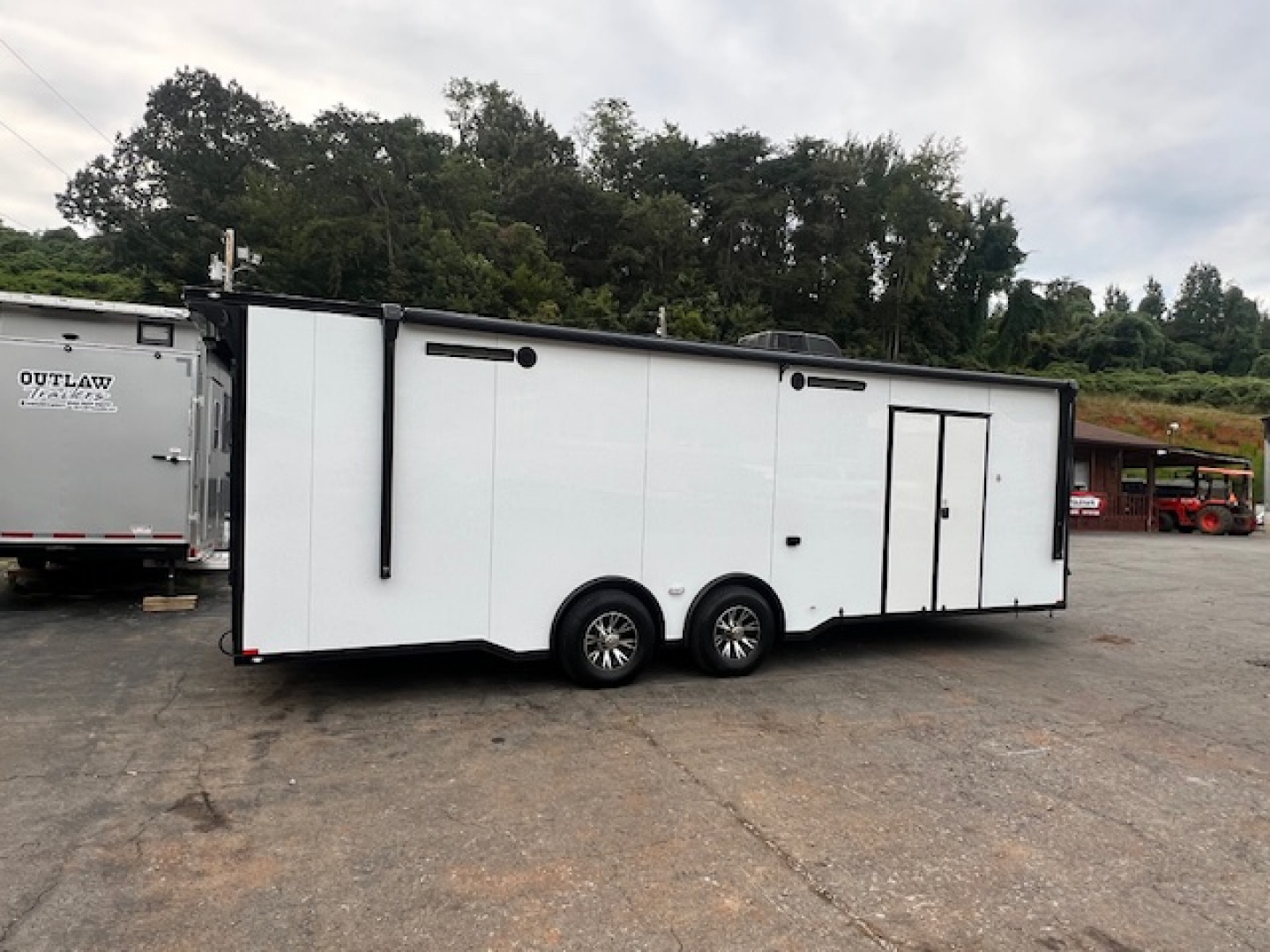 New Outlaw Race Trailer 8.5x26 14K White/Black-Out Race PKG #2