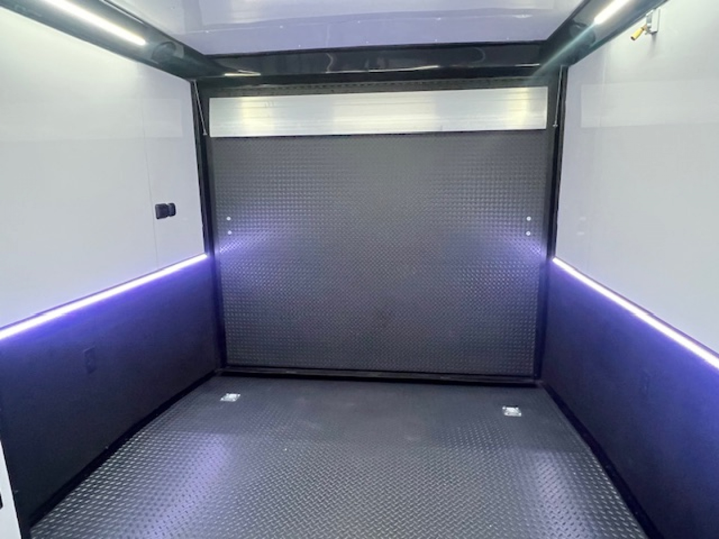 New Outlaw Race Trailer 8.5x26 14K White/Black-Out Race PKG #2