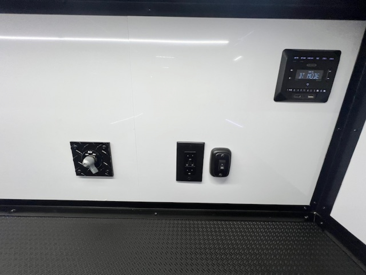New Outlaw Race Trailer 8.5x26 14K White/Black-Out Race PKG #2