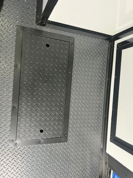 New Outlaw Race Trailer 8.5x26 14K White/Black-Out Race PKG #2