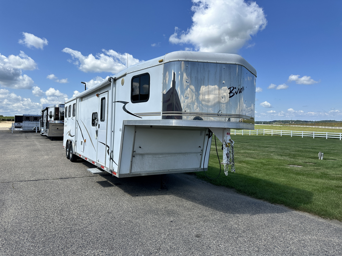 Used 2007 Bison Trailers 3H 10' LQ Horse Trailer