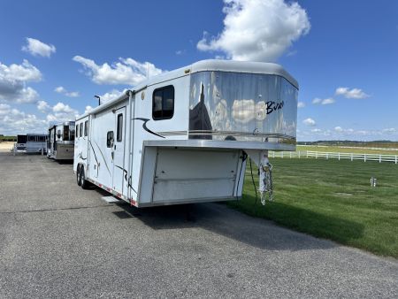 Used 2007 Bison Trailers 3H 10' LQ Horse Trailer