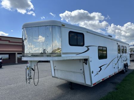 Used 2007 Bison Trailers 3H 10' LQ Horse Trailer