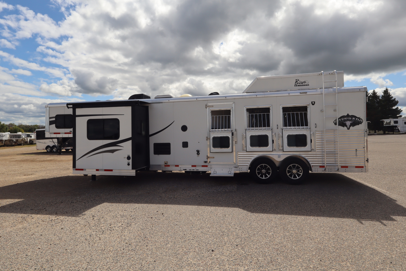 Used 2017 Bison Trailers 3 Horse LQ W/Slide-out Horse Trailer
