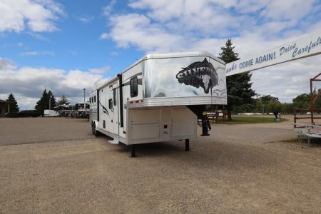 Used 2017 Bison Trailers 3 Horse LQ W/Slide-out Horse Trailer
