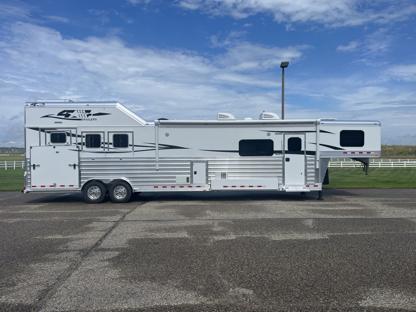New 2026 4-Star Trailers 3H 18' Trail Boss LQ Horse Trailer