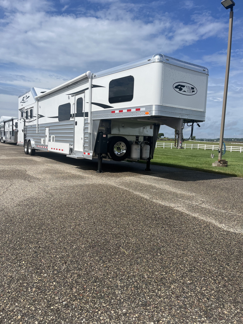 New 2026 4-Star Trailers 3H 18' Trail Boss LQ Horse Trailer