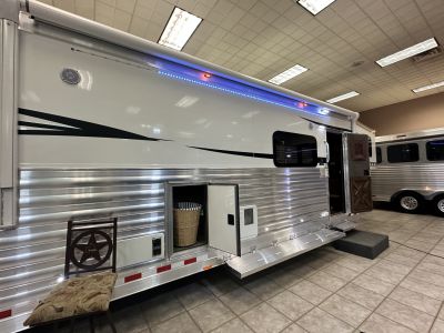New 2026 4-Star Trailers 3H 18' Trail Boss LQ Horse Trailer