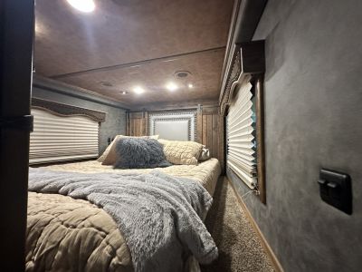 New 2026 4-Star Trailers 3H 18' Trail Boss LQ Horse Trailer