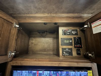 New 2026 4-Star Trailers 3H 18' Trail Boss LQ Horse Trailer
