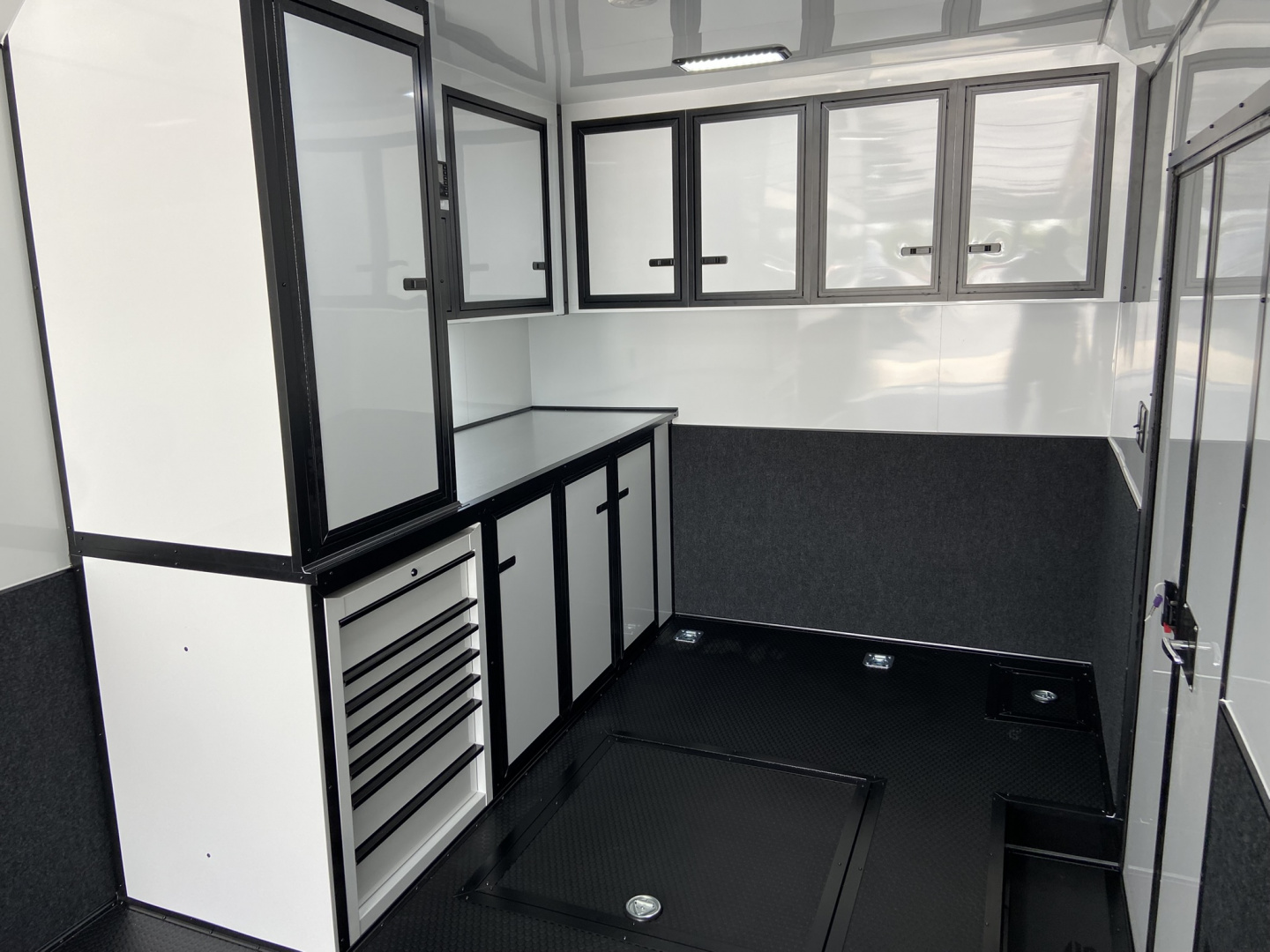 New 2026 United Trailers Super Hauler 34'