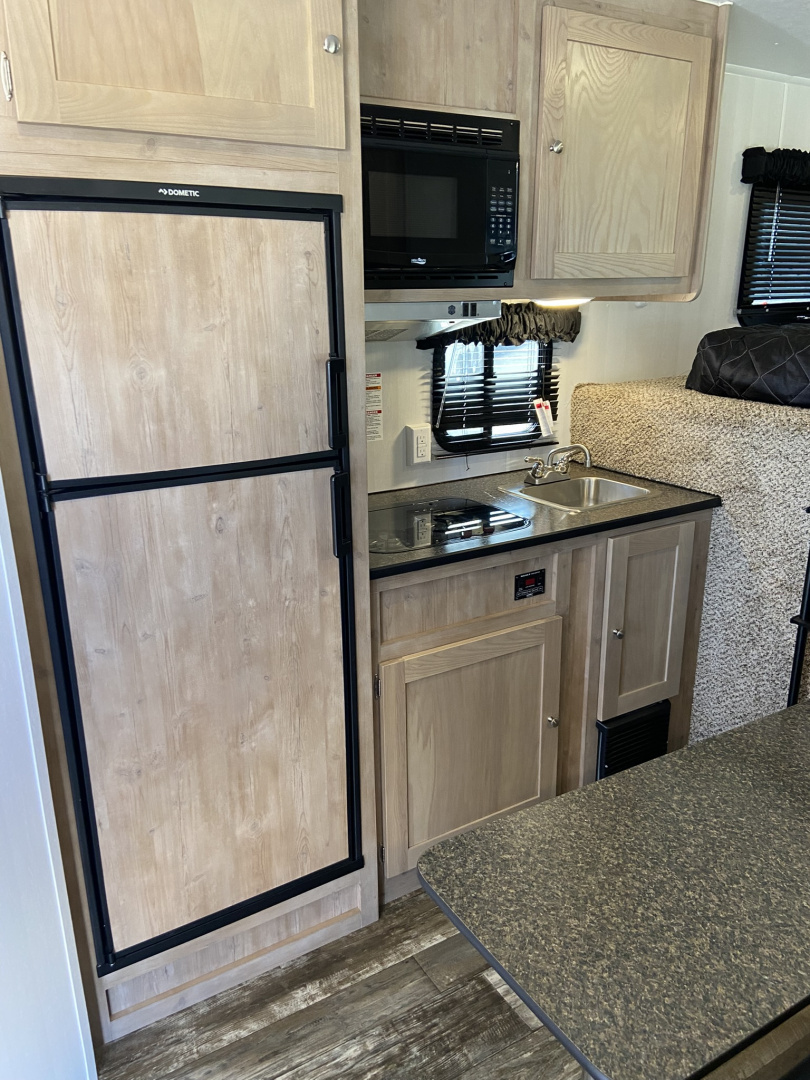 New 2026 Vintage Race Trailer with Living Quarters 53'