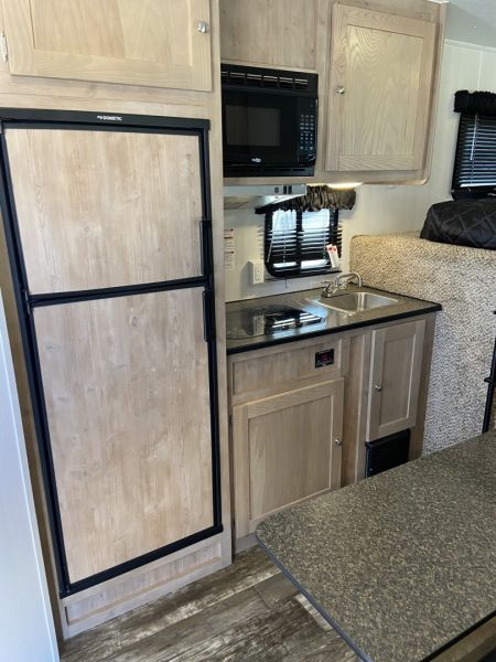 New 2026 Vintage Race Trailer with Living Quarters 53'