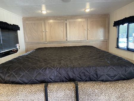 New 2026 Vintage Race Trailer with Living Quarters 53'
