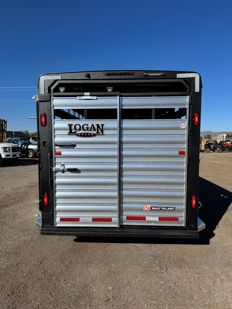 New 2026 Logan Coach 26' Stockman Combo-Dual Door