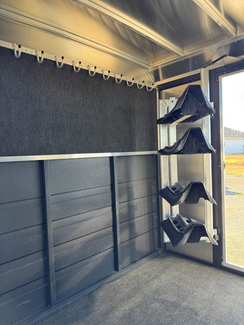 New 2026 Logan Coach 26' Stockman Combo-Dual Door