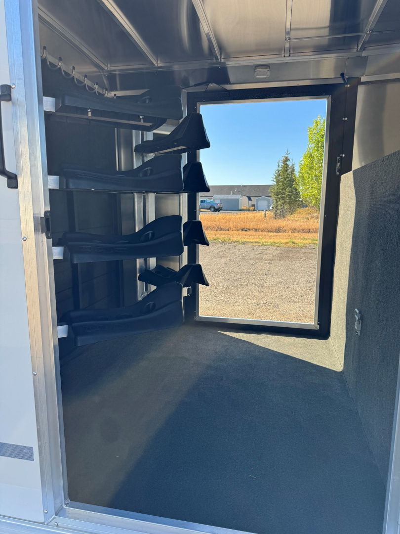 New 2026 Logan Coach 26' Stockman Combo-Dual Door