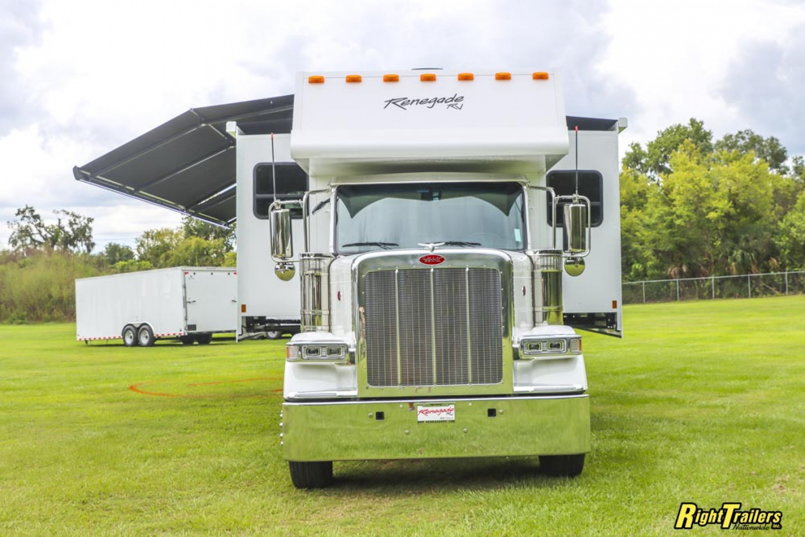 New 2027 Renegade RV Classic Peterbilt 589 45CME Motorhome With 1.5 Bathrooms