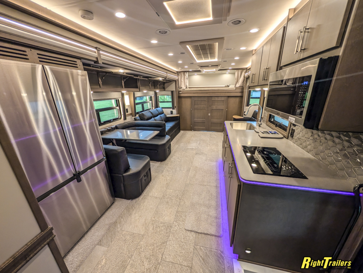 New 2027 Renegade RV Classic Peterbilt 589 45CME Motorhome With 1.5 Bathrooms