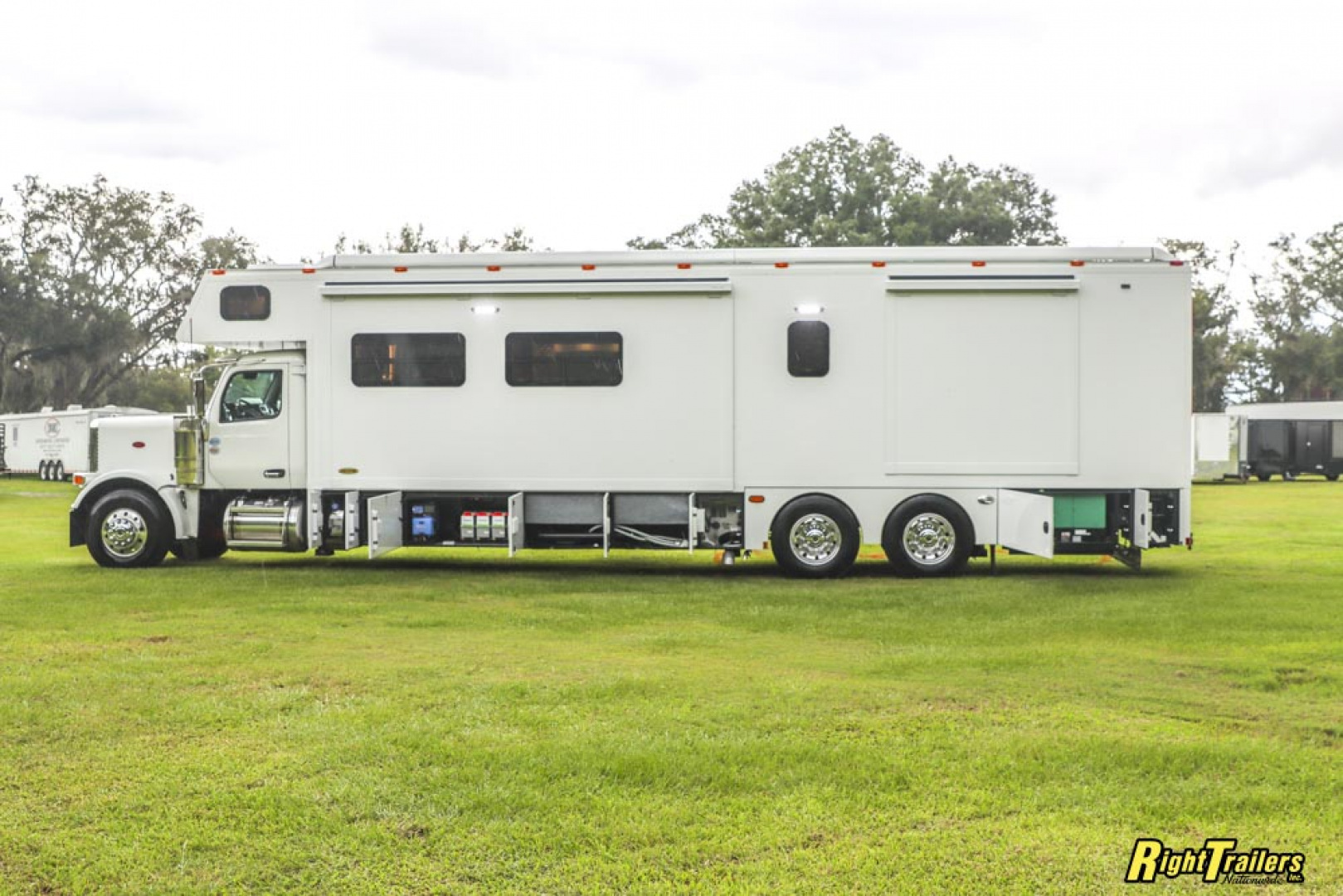 New 2027 Renegade RV Classic Peterbilt 589 45CME Motorhome With 1.5 Bathrooms