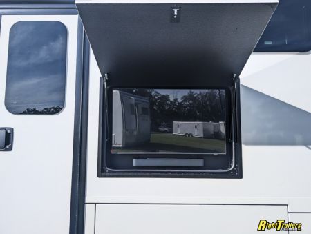 New 2027 Renegade RV Classic Peterbilt 589 45CME Motorhome With 1.5 Bathrooms