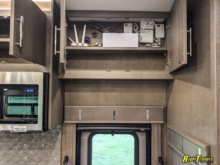 New 2027 Renegade RV Classic Peterbilt 589 45CME Motorhome With 1.5 Bathrooms