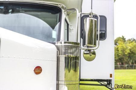 New 2027 Renegade RV Classic Peterbilt 589 45CME Motorhome With 1.5 Bathrooms