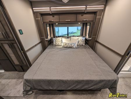 New 2027 Renegade RV Classic Peterbilt 589 45CME Motorhome With 1.5 Bathrooms