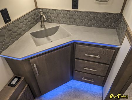 New 2027 Renegade RV Classic Peterbilt 589 45CME Motorhome With 1.5 Bathrooms