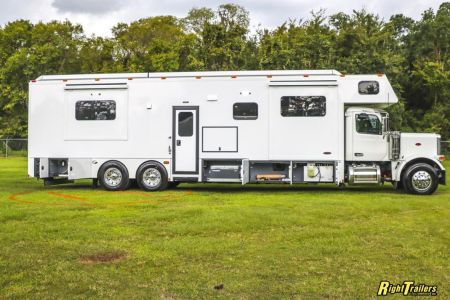 New 2027 Renegade RV Classic Peterbilt 589 45CME Motorhome With 1.5 Bathrooms