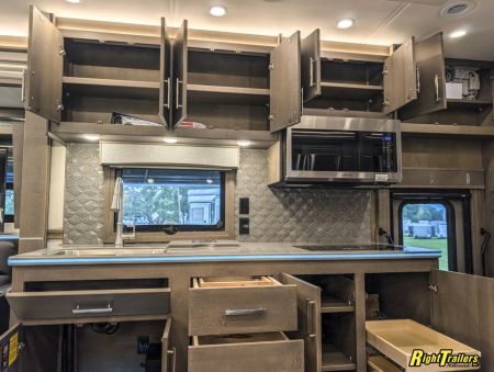 New 2027 Renegade RV Classic Peterbilt 589 45CME Motorhome With 1.5 Bathrooms