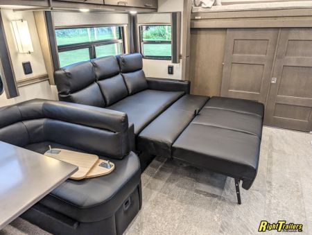 New 2027 Renegade RV Classic Peterbilt 589 45CME Motorhome With 1.5 Bathrooms