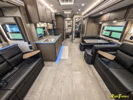 New 2027 Renegade RV Classic Peterbilt 589 45CME Motorhome With 1.5 Bathrooms