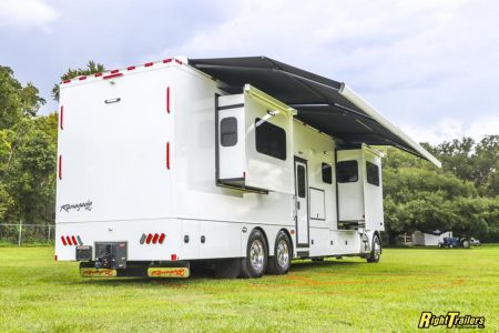 New 2027 Renegade RV Classic Peterbilt 589 45CME Motorhome With 1.5 Bathrooms