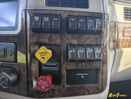 New 2027 Renegade RV Classic Peterbilt 589 45CME Motorhome With 1.5 Bathrooms