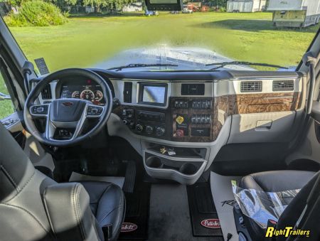 New 2027 Renegade RV Classic Peterbilt 589 45CME Motorhome With 1.5 Bathrooms