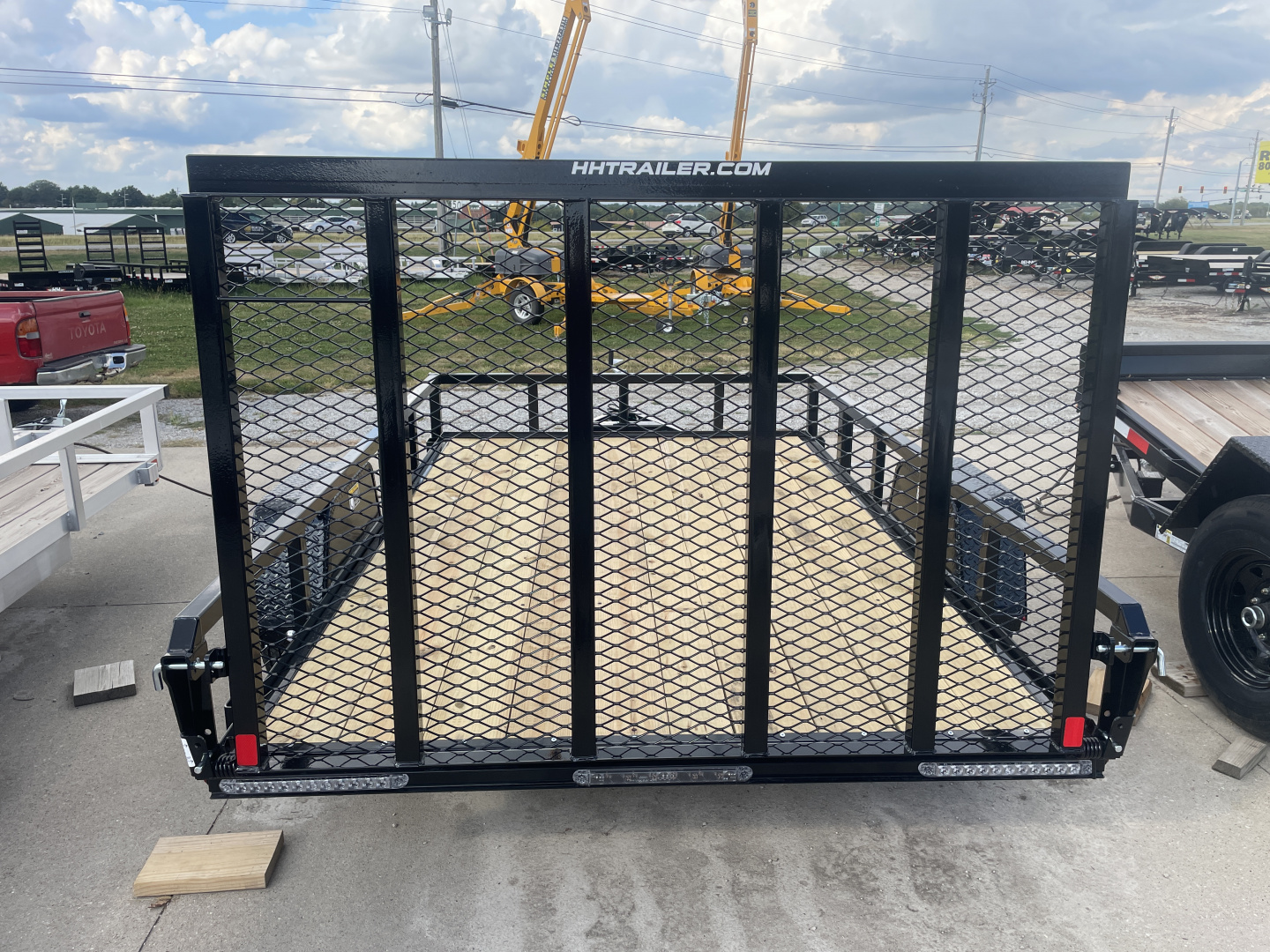 New 2026 H&H Trailers 76x10 Utility