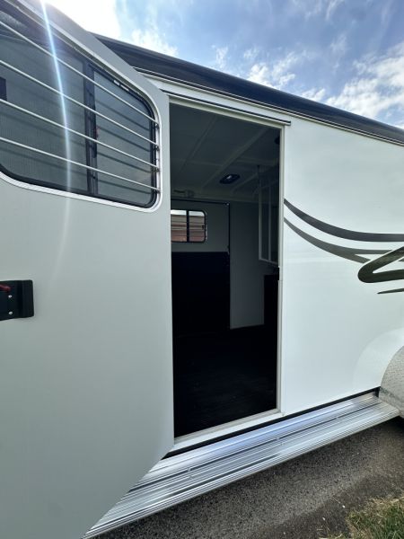 Used 2021 Hawk 2H GN Straight Load Horse Trailer