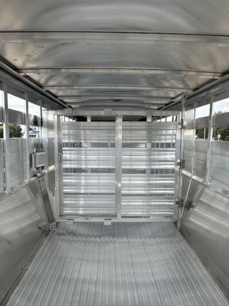 New 2026 Featherlite 8127 Stock 24'