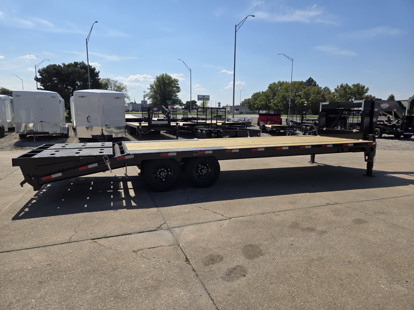 New 2026 H&H Trailers 102x20+5 Low Profile Dovetail Super Deluxe Ramps Gooseneck 15K Equipment Trailer