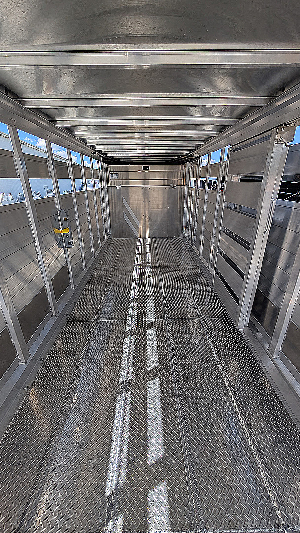 New 2026 EBY MAVERICK 20' Gooseneck Aluminum Stock Trailer