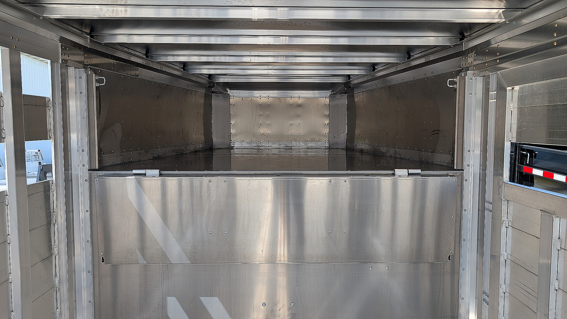 New 2026 EBY MAVERICK 20' Gooseneck Aluminum Stock Trailer