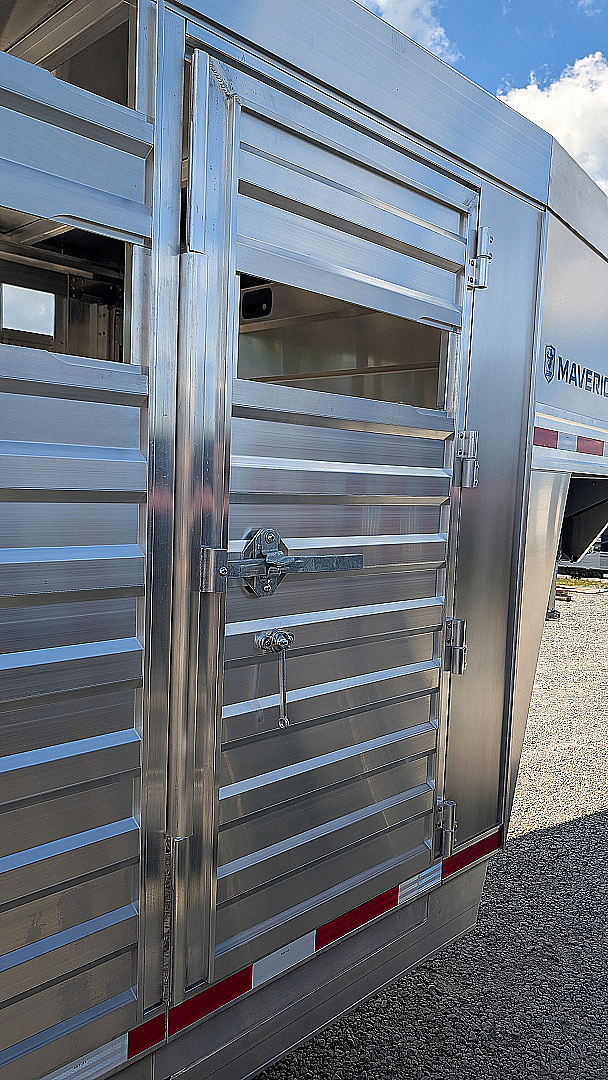 New 2026 EBY MAVERICK 20' Gooseneck Aluminum Stock Trailer