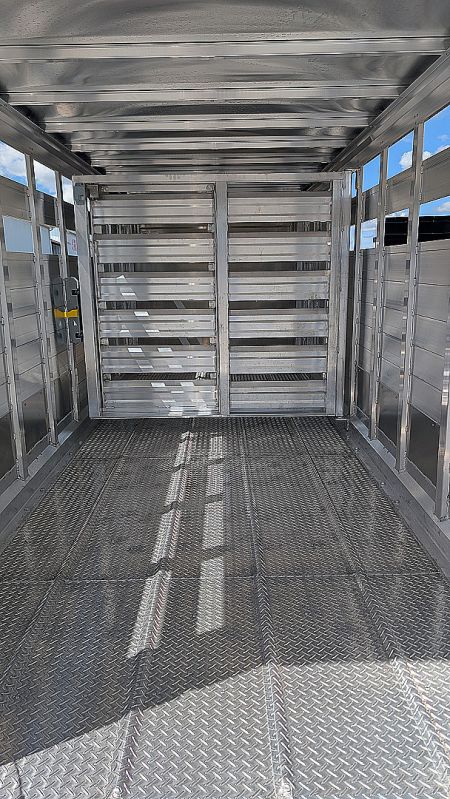New 2026 EBY MAVERICK 20' Gooseneck Aluminum Stock Trailer