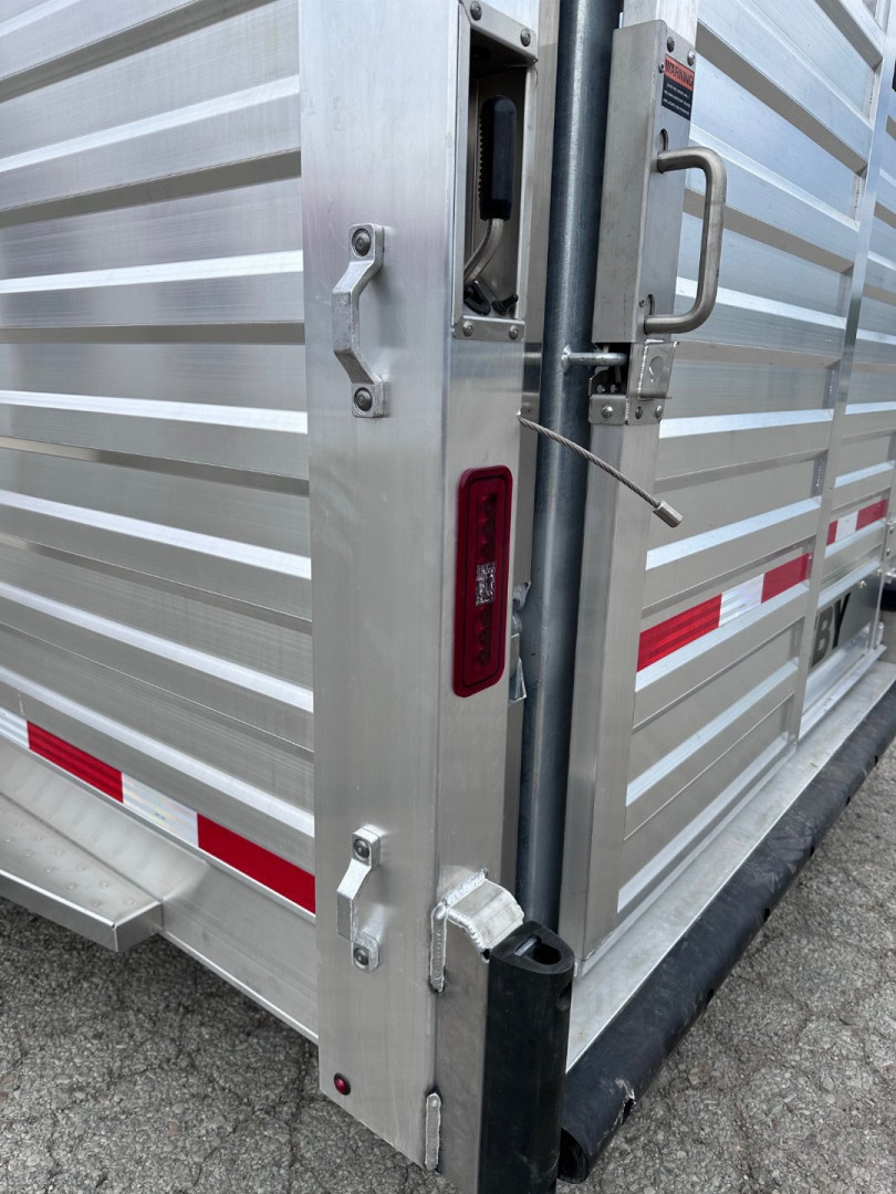 New 2026 EBY MAVERICK 24' Gooseneck Aluminum Stock Trailer w/ Rolling Gate