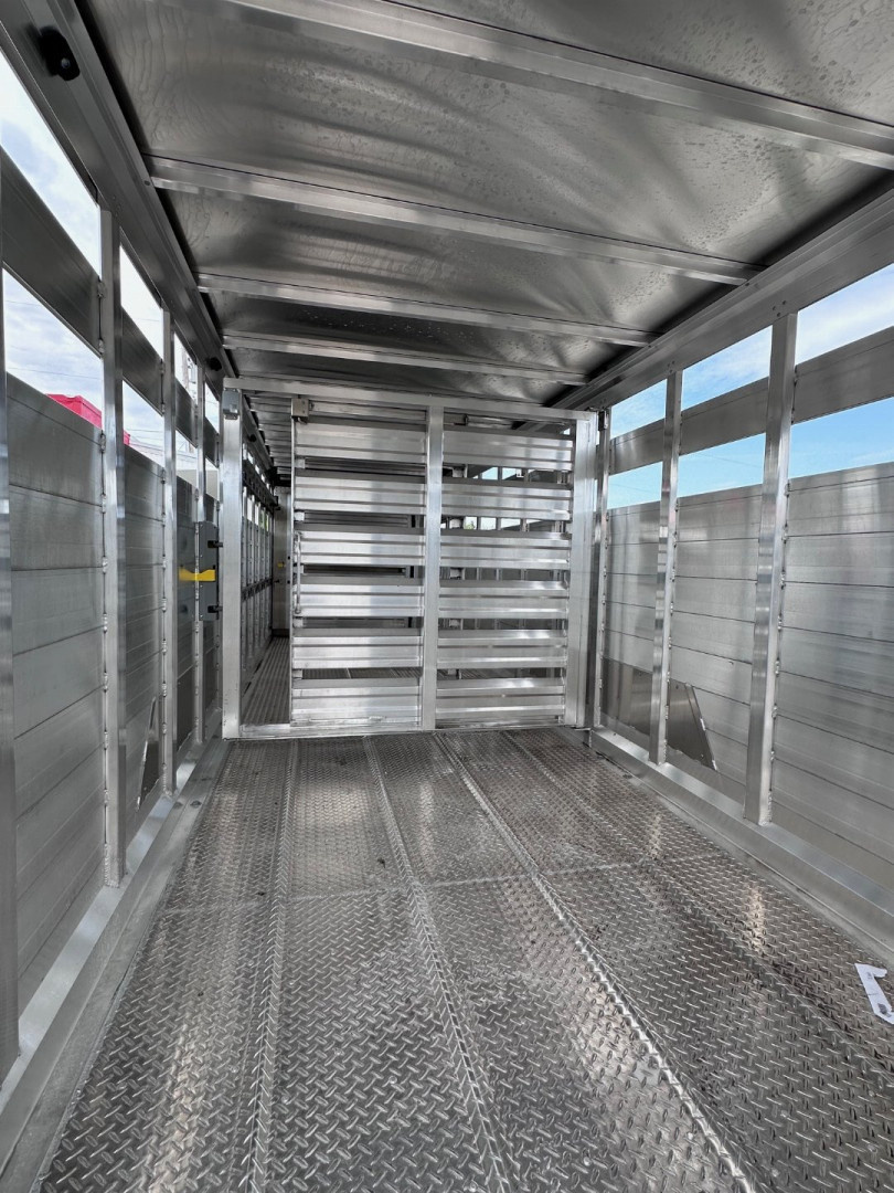 New 2026 EBY MAVERICK 24' Gooseneck Aluminum Stock Trailer w/ Rolling Gate