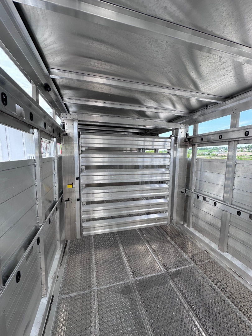 New 2026 EBY MAVERICK 24' Gooseneck Aluminum Stock Trailer w/ Rolling Gate