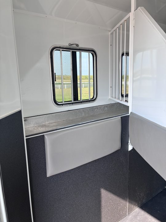 Used 2014 4H Bison Coach 12' LQ Horse Trailer